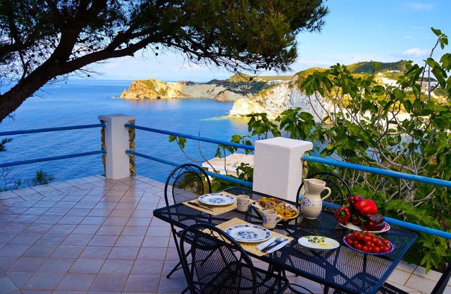 Maridea Ponza, La Sirenetta.Detached villa with fantastic sea view