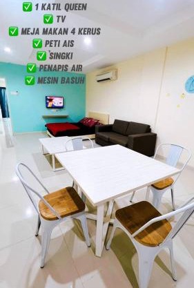 Marina 2 HOMESTAY JETI LUMUT MANJUNG