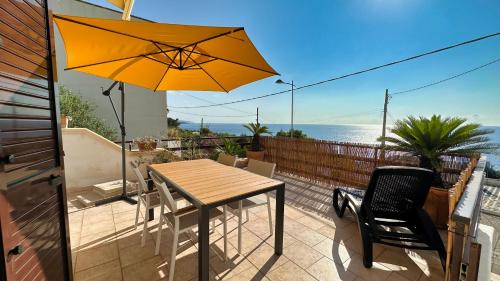Marina di Andrano - Alisso, casa vista mare con parcheggio privato e wifi