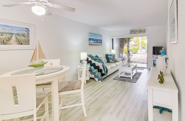 Marina + Pool Access On-Site: Key Largo Escape