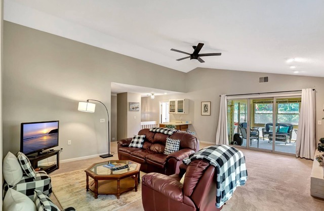 Marina Village 338 In Keowee Key