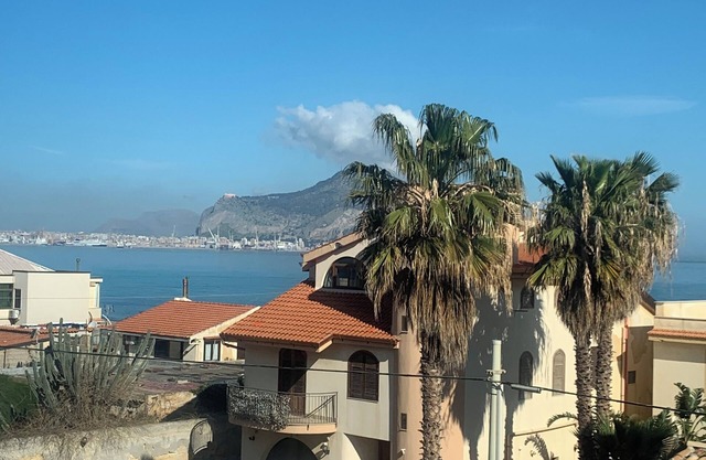 Marine- Ginestre Vista Panoramica. Fronte Spiaggia a 5 min dal Centro di Palermo