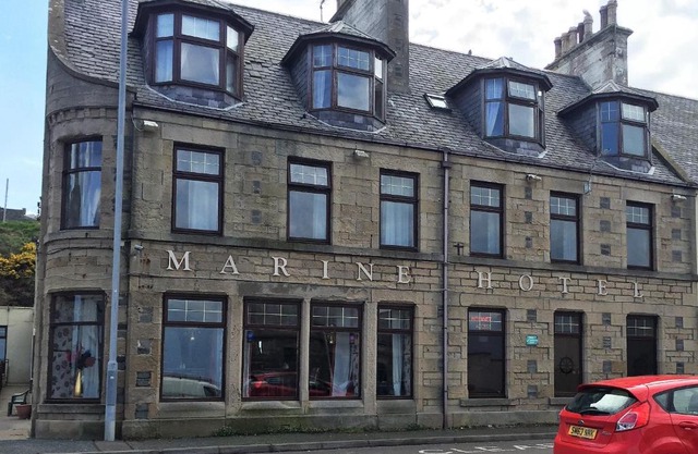 Marine Hotel