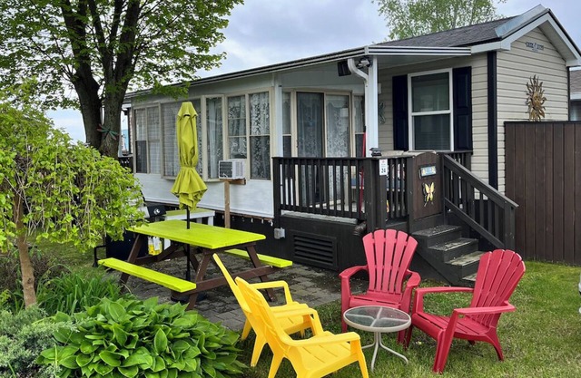 MARINER Getaway cottage at Sherkston Resort Port Colborne