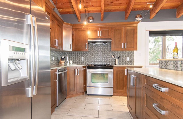 Mariner's Loft Salt Spring Island - 2BDRM - Unit 201