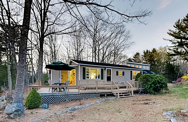 Mariner's Reach with Epic Water View. Pet Friendly Fenced-In Yard.