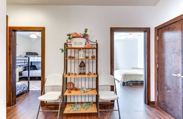 Marionville Cottage on 70 Acres w/Recreation Room