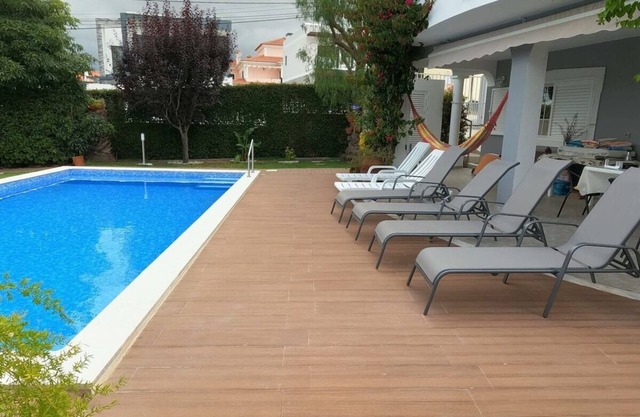 Marisol, wonderfull T4 duplex w/ pool & garden, Caparica, Almada, Lisbon
