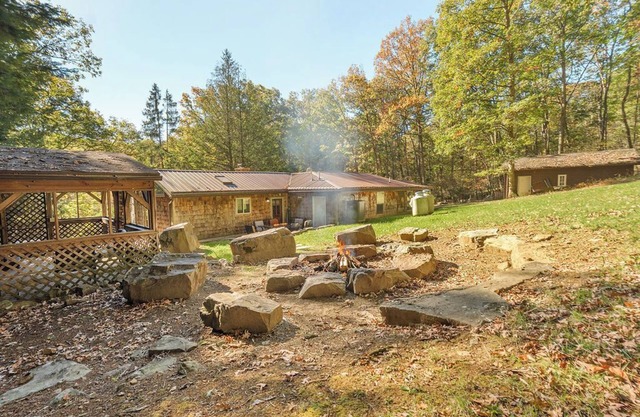 Wunderschöne Lodge, eingezäunter Hof, Wrap Around Deck, Minuten von Ohiopyle!