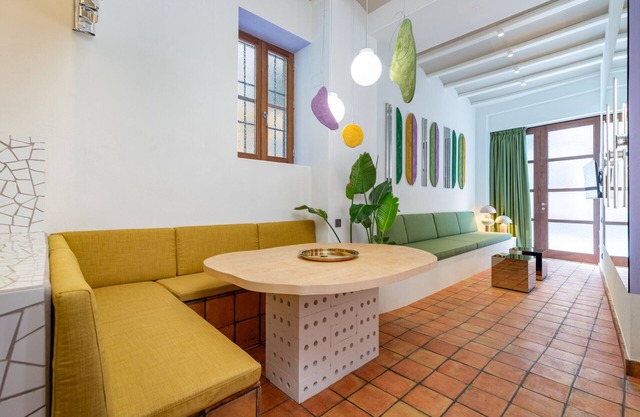 MARKET SQUARE STUDIO. WiFi + AIRE ACONDICIONADO + 4 PAX