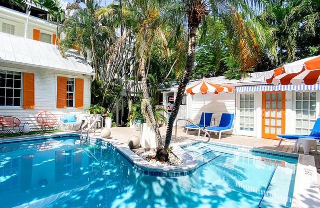 Marreros Guest Mansion - Adult Only