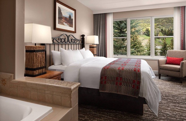 Marriott 2 Bdrm 2 Bath Condo at Vail w/ Pool / Hottub, 1/16/26 - 1/18/26, Only