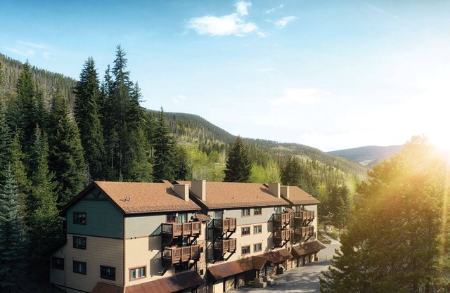 Marriott's StreamSide bei Vail, alle Wochen, beste Preise! Ski In / Out.