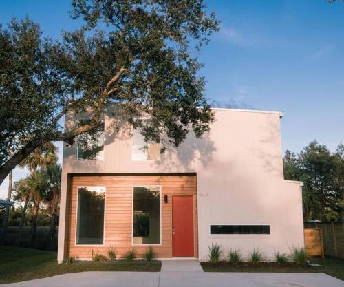 Marsh View - Modern Getaway - Mins from Downtown
