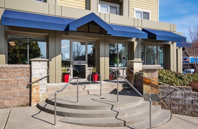 Marshall Suites Bainbridge Island, SureStay Collection by BW