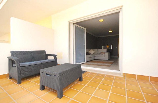 Marta Apartment - Balcony, Patio, Pool