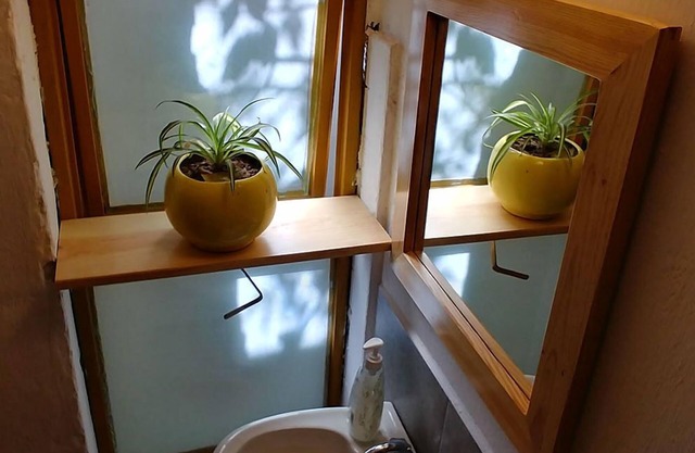 Marte-Zimmer im Zen-Haus. Habitación Marte und Casa Zen.