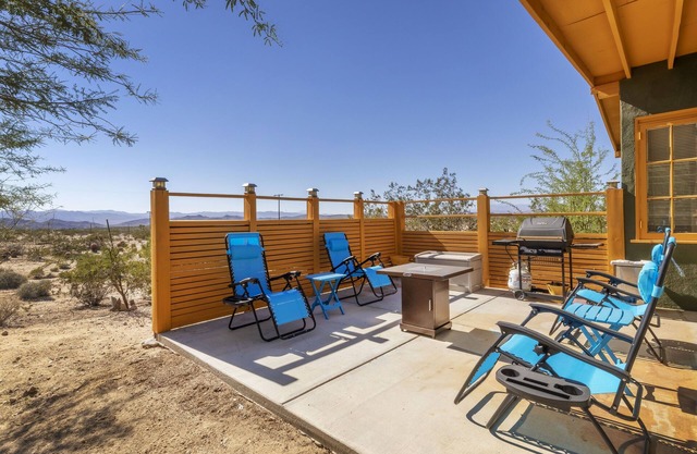 Martian Rose - Out Of This World Stargazing Cabin 2 Bedroom Home by RedAwning