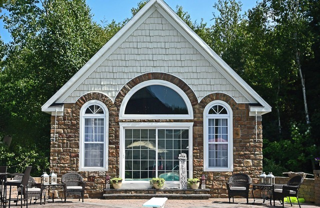 Martin’s Poolhouse