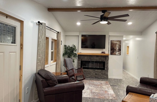 Marvelous 2-bedroom home in Frenchville. Central to Madawaska & Fort Kent