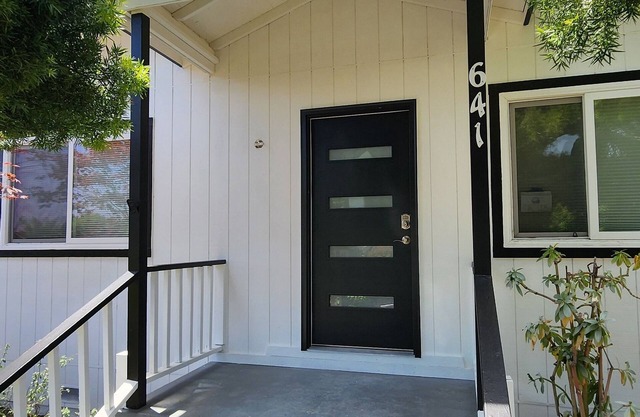 Marvelous 2BR house in Monterey-Walk to Aquarium, Cannery Row and Pacific Grove
