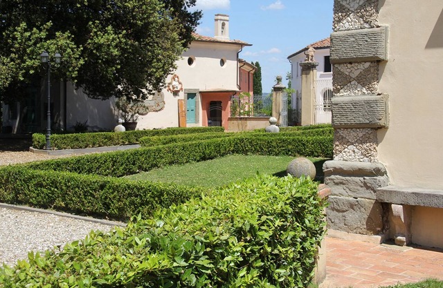 marvelous 3 bed house in charming Cevoli with A/C