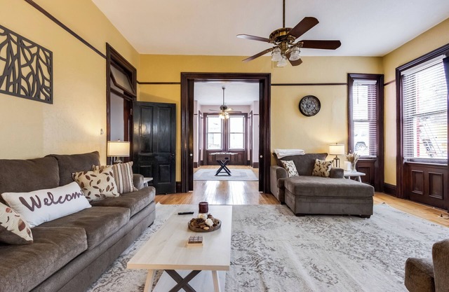 Marvelous Historic 4-bedroom house with private back yard and WiFi in Trinidad