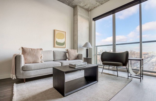 Marvelous River North 1BR, nr Riverwalk, w/ Yoga Studio, by Blueground