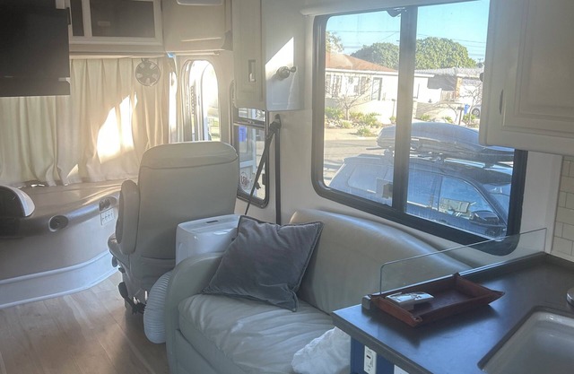 Marvelous RV with AC in Imperial Beach - Perfect for a getaway
