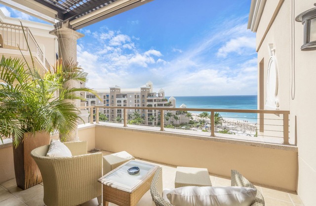 2BR Wunderschöner Meerblick in dieser privaten Residenz im Ritz-Carlton, Grand Cayman