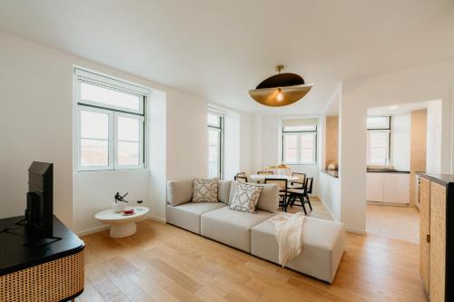 Mary Pink - NO 1B - Lovely Two-Bedroom Apartment