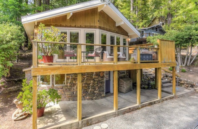 Mary's Beach Bungalow, Hot Tub and Dog Friendly