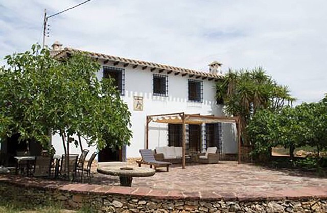 Mas de Paco, integrated into the mountain, pool, barbecue and wood-burning fireplace