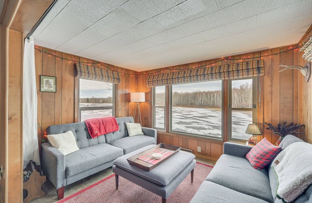 Mason Cabin w/ Private Dock on Marengo Lake!