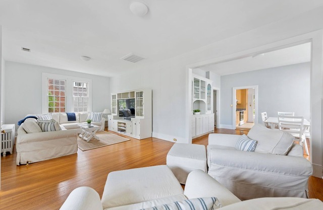 Metro, Historic District in Alexandria City, walk to Old Town, parking