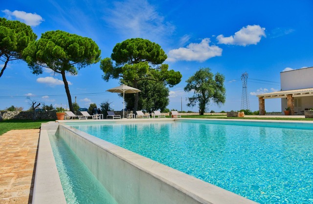 Masseria Samali a few kilometers from the crystalline sea of Porto Cesareo