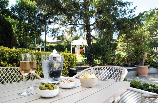 Massimi City Garden Hotel