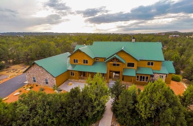 MASSIVE 9 SCHLAFZIMMER LUXUSKABINE! PERFEKT FÜR REUNIONS UND RETREATS!