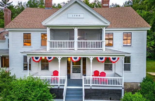 ★Historic★ 1788 Barn House - 5 Min to Sunday River