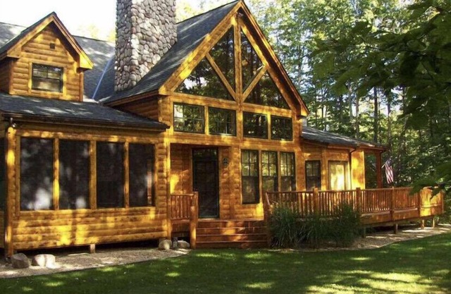 Massive Lodge! 7500+ sq ft Sleeps 20! Golf, Fish, Trails, Wineries, Ski, Relax!