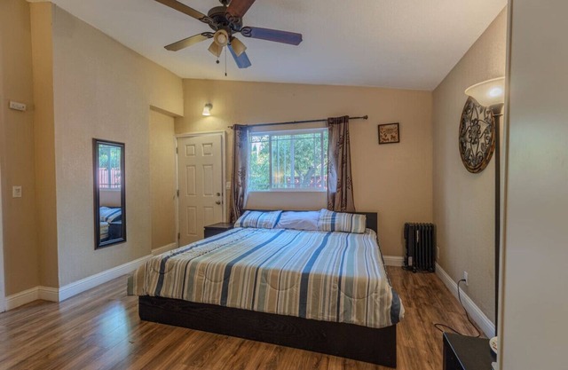 Master bedroom, King bed ,private entry ,ensuite bath + kitchen access
