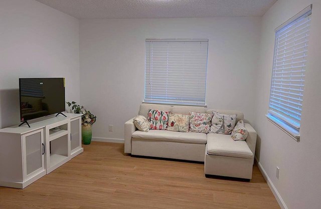 Master guest suite in Pleasant Hill