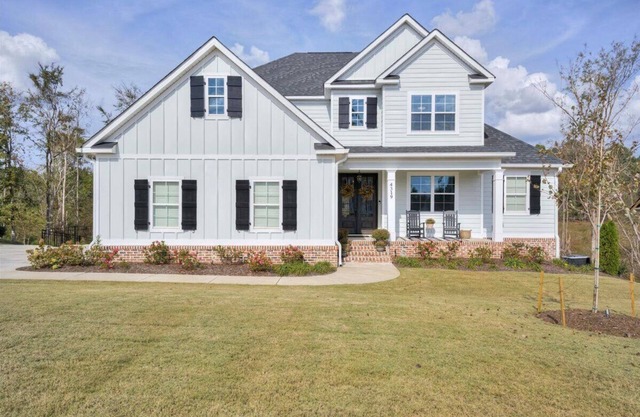 Master's Week Stunning New Home: Entertain & Unwind in Style