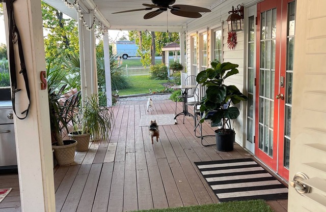 Master Suite mit privater Terrasse in einem schönen Haus zwischen Savannah & HHI