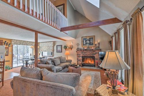 Masthope Home with Pool and Lake Access - Ski Big Bear