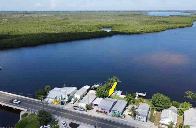 Matlacha Cottage 2/2 remodeled& sunsets!