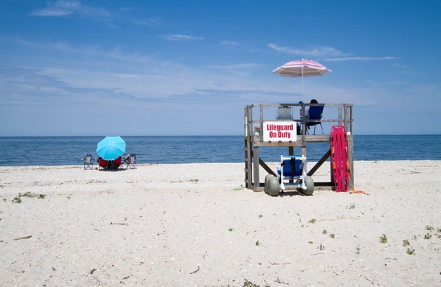 MATTITUCK, North Fork, NY # 1 Weingut & Beach Town!