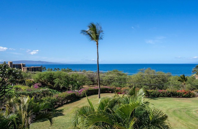 Maui Kamaole #A-203 Spectacular Ocean Views! A/C, Great Location and Rates