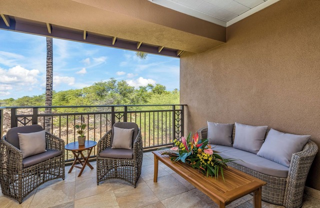 Mauna Lani Fairways 603: Luxe 2BR Home w/ Modern Comforts, Jacuzzi & Lanai Views