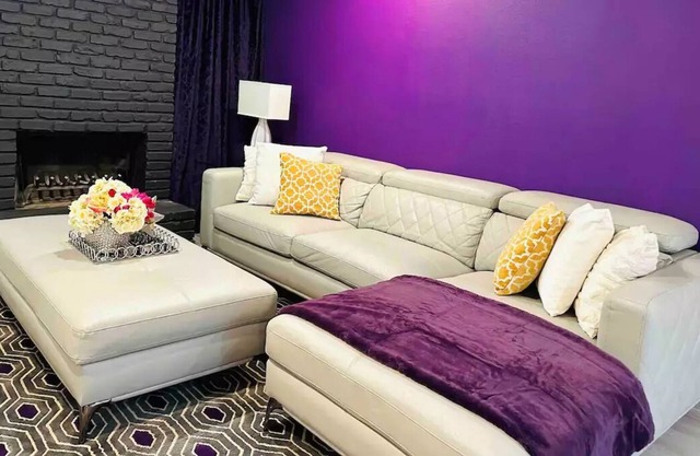 Mauve Opulence w/ King bed